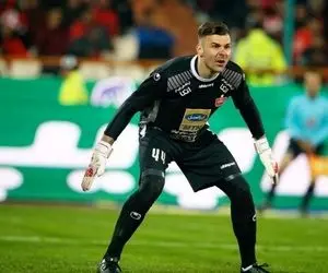 سه تیم لیگ برتری به دنبال جذب گلر پرسپولیس