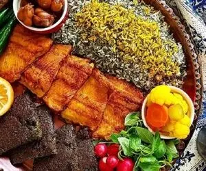 ترفند خونگی واسه تمیز کردن ماهی؛ با چند حرکت ساده مقدمات یه پلو ماهی جذاااابُ آماده کن