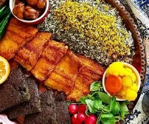 ترفند خونگی واسه تمیز کردن ماهی؛ با چند حرکت ساده مقدمات یه پلو ماهی جذاااابُ آماده کن