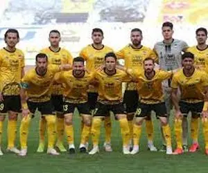 ستاره سپاهان همچنان بدون تیم