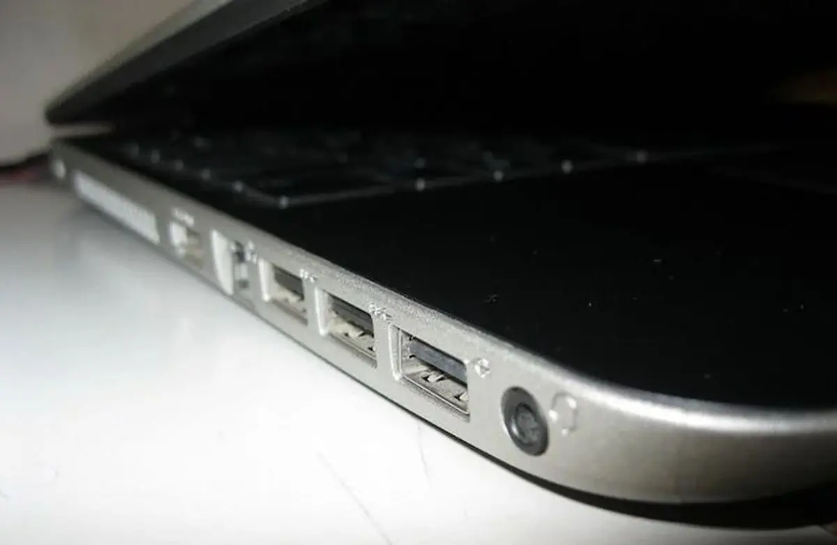 Clean-Your-Laptop-5