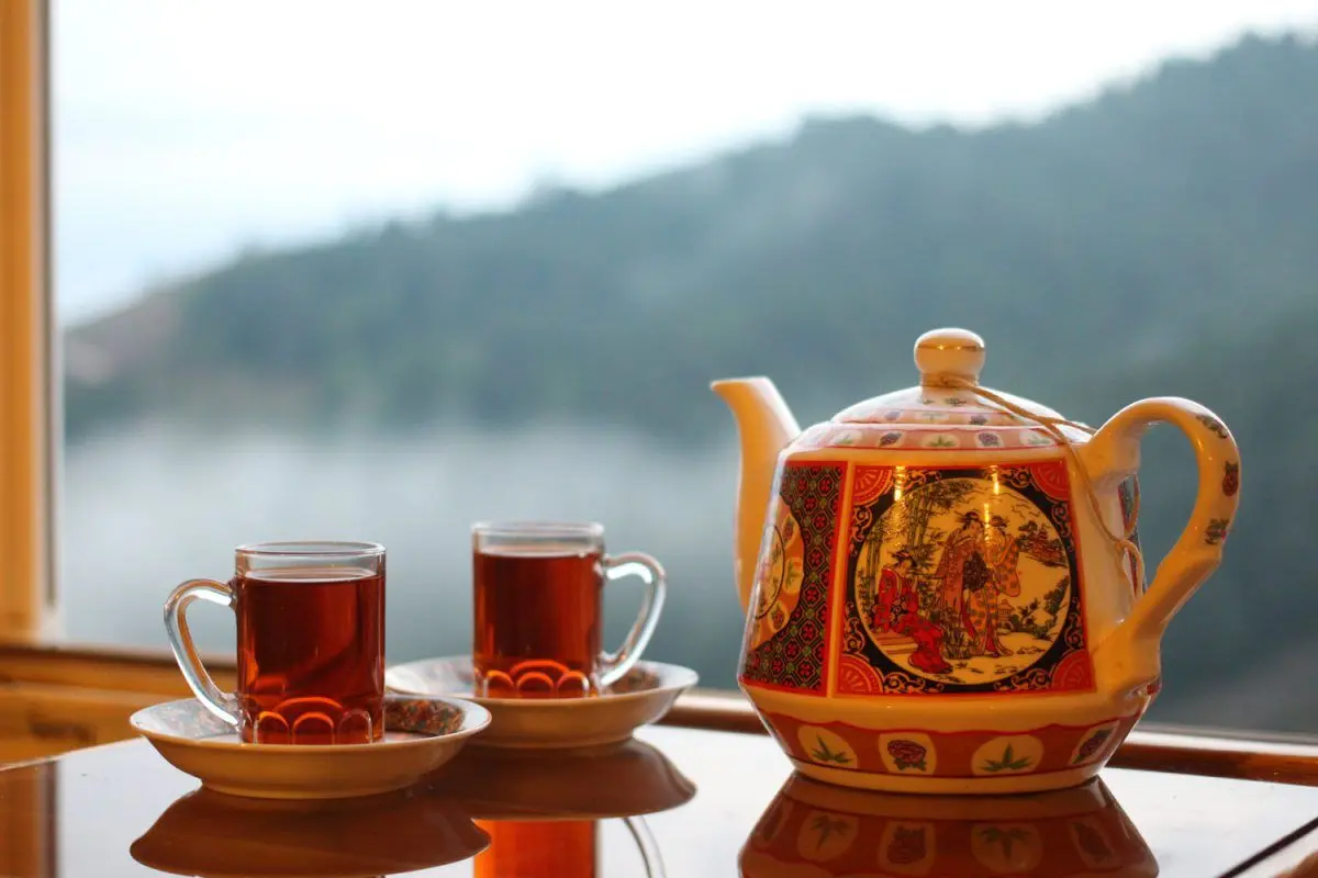 iranian-tea-1200x800