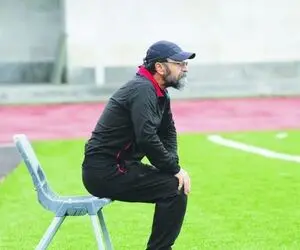 مربی سابق تیم ملی: هافبک پرسپولیس نصف توانایی قبل را ندارد اما ملی‌پوش است!
