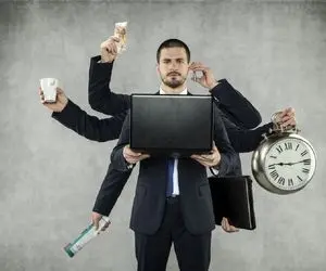 چند شغله بودن در ایران از پزشک ساختمان ساز تا کمدین خواننده!