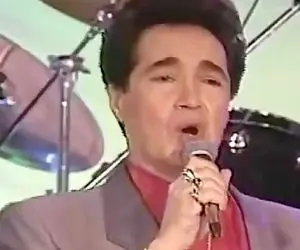 آواز شاد؛ جلال همتی تو دهه 50 با این نوستالژی خوندنش هوش از سر همه پروند رقصش دیدنیه