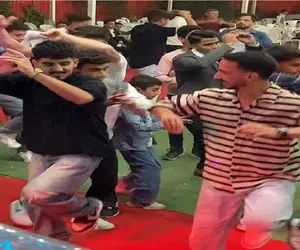 آواز شاد؛ پسرای کرمانجی تو عروسی تیم میشن یجور هماهنگن گروه رقصنده با تمرین نمیتونه
