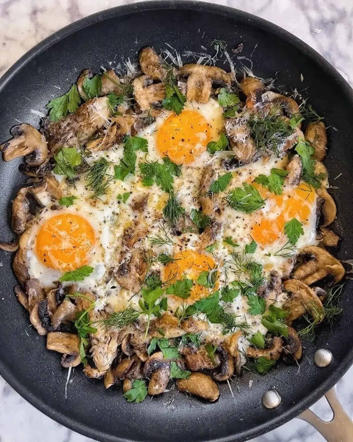 طرز تهیه املت قارچ