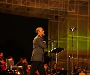 آواز اصیل؛ بغض وحشتناک مردم تو کنسرت علیرضا قربانی که انگار تسخیر شدن فیلم نمیگیرن