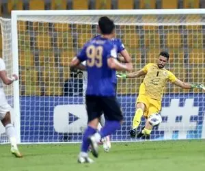 (عکس) راز نام دخترانه روی دستکش‌های زیبای دروازه‌بان استقلال مقابل الهلال فاش شد