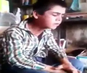 آواز جگرسوز؛ کودک کار لر من از روز ازل بختم کج افتاد خوند چشمه ی اشکت خشک میشه از غمش