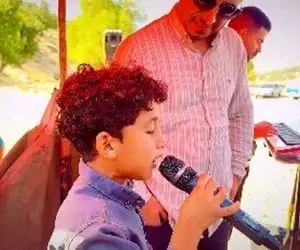 آواز اصیل؛ پسره هنوز بچست صداش جا نیفتاده ولی انقدر هنری میخونه قطعا خواننده آیندست