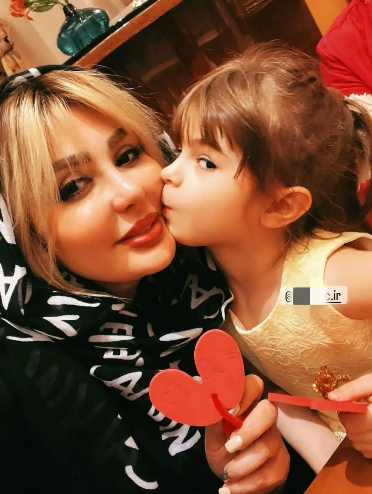 نیوشا ضیغمی