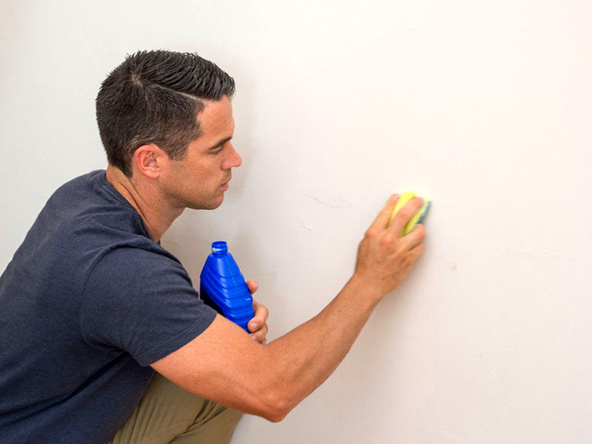 cleaning-white-wall-6