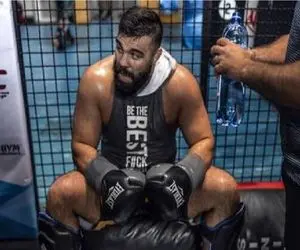 امیر علی‌اکبری و فیلم بازی با یک شیر که وایرال شده است!