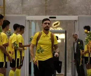 (ویدئو) خودروهای اسکورت کاروان الاتحاد عربستان در فرودگاه اصفهان