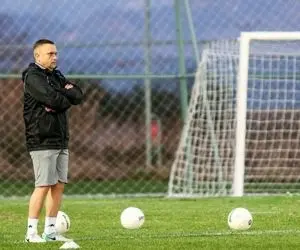 (عکس) مربی خارجی پرسپولیس در راه ایران!