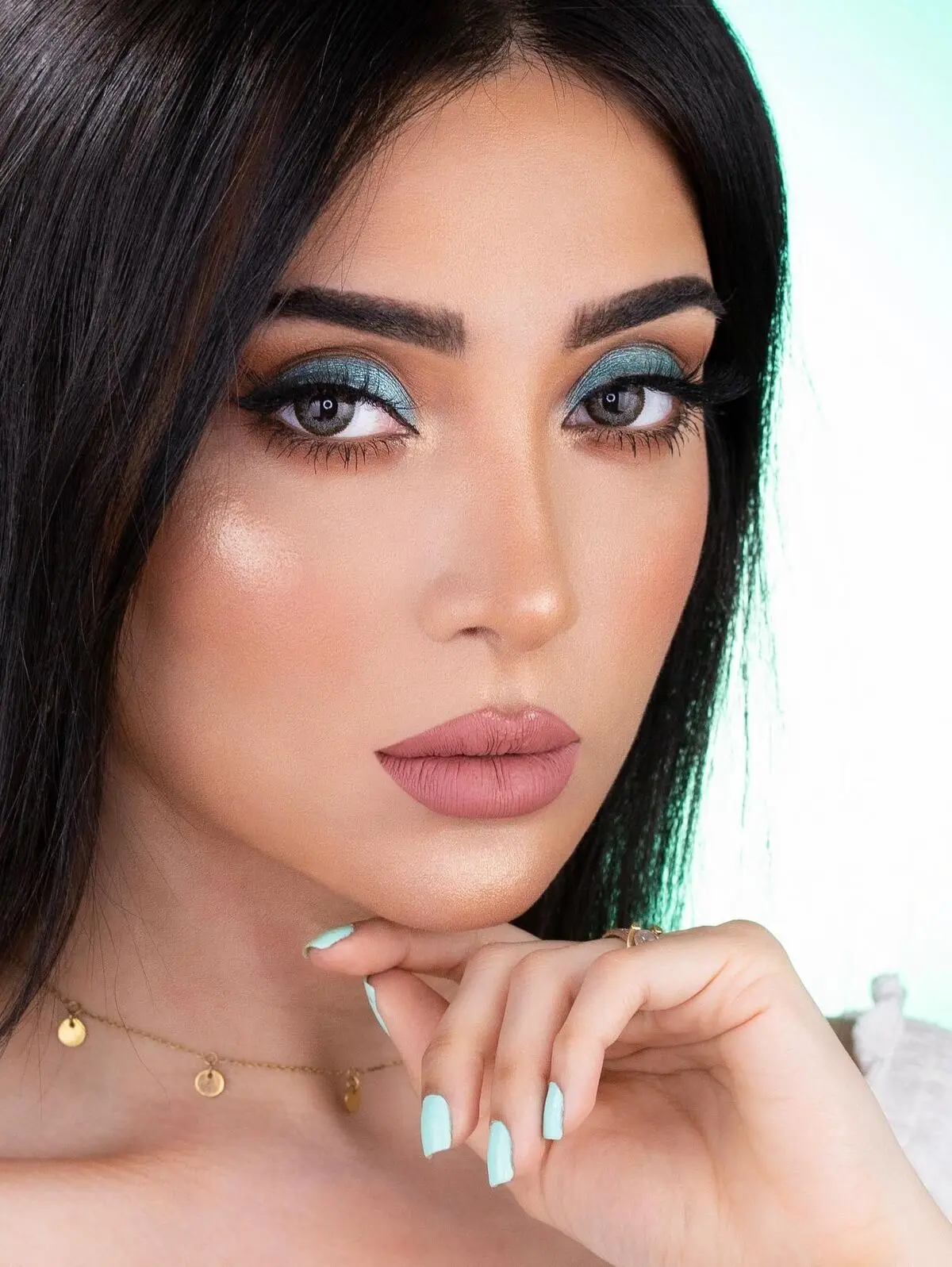 نکات آرایشی تا مثل ماه بشی؛ از رُژ گرفته تا هرچی اون زیر میرا بلد نیستی