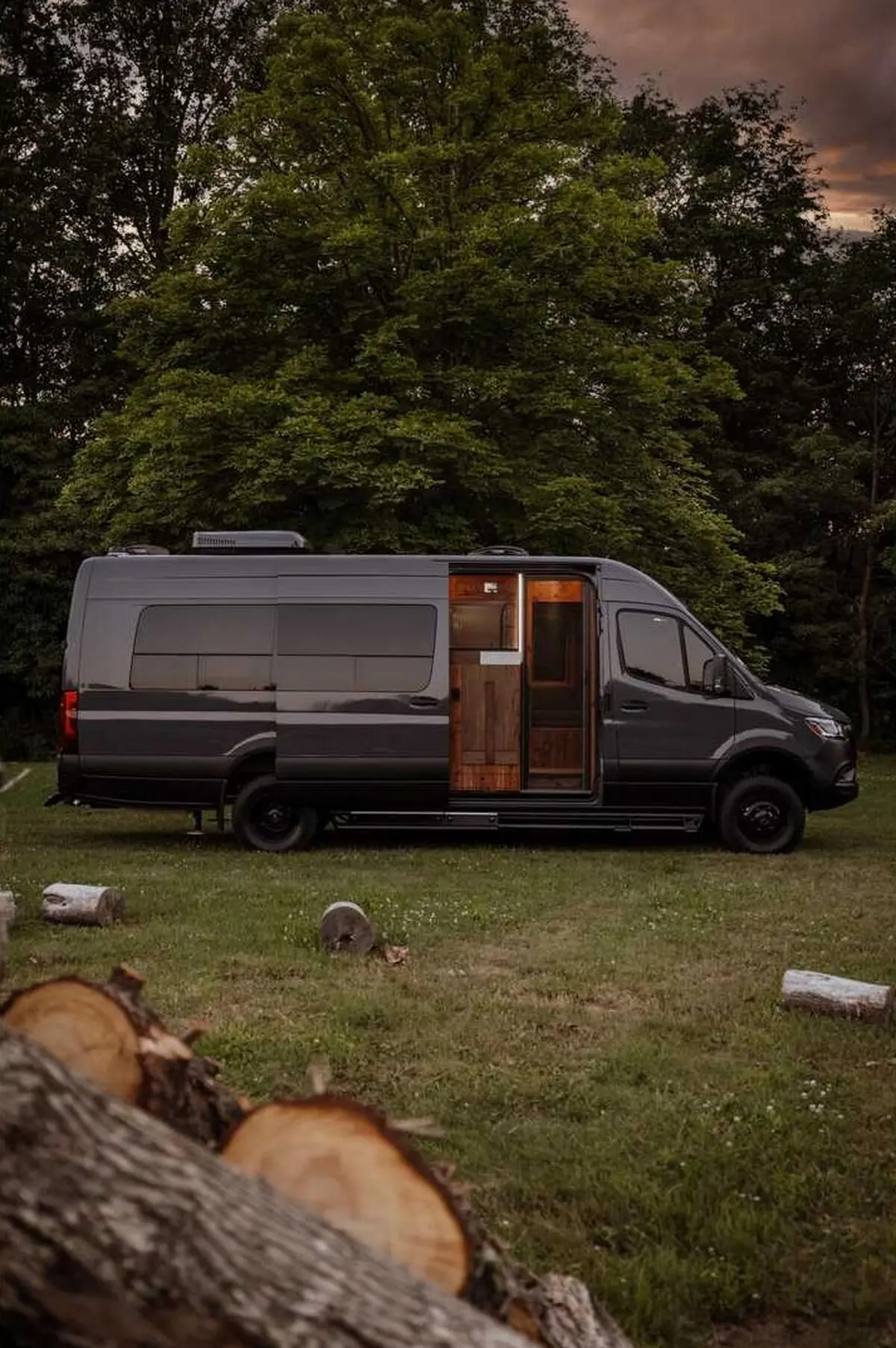 mercedes-sprinter-red-cedar-custom-motorhome-exterior (1)