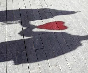 خواستگار شیطانی ام هم من و هم دخترم را می خواهد !