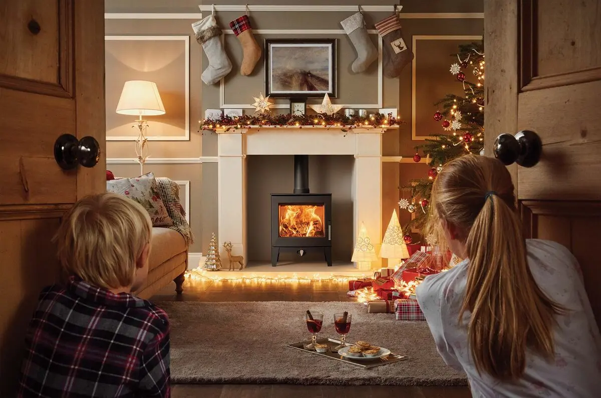 Futura-5-Woodburning-With-Kids_Christmas