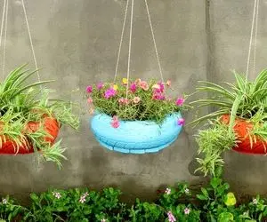 ایده های خلاقانه؛ لاستیک های قدیمی رو دور نندازیا رنگش کن توش گل بکار ببین چی میشه