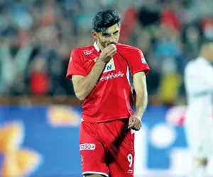 ترس از محرومیت ستاره پرسپولیس را نیمکت نشین کرد!