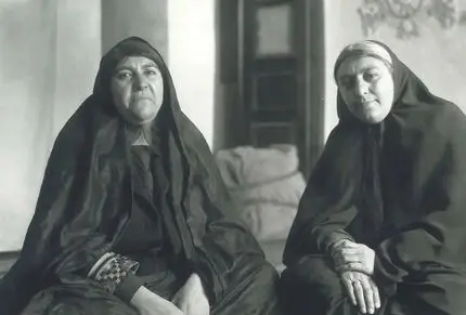 سفر در زمان؛ دختران مظفرالدین شاه در کنار هم؛ دهه 1300
