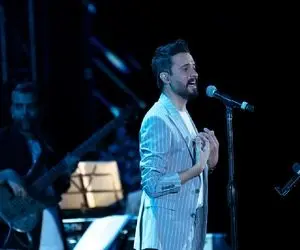 آواز احساسی؛ پدر مادر جوون بچه شون با صدای راغب فقط میخوابه آووردنش کنسرت میخوابوننش