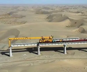 ساخت چین؛ ساخت راه‌ آهن عظیم هوایی به طول ۲۷۰۰ کیلومتر وسط صحرای بی آب و علف