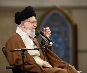 رهبر انقلاب: جامعه کارگری اعتراض دارد اما با دشمن مرزبندی کرده است