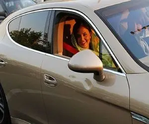 خودروی میلیاردی الناز شاکردوست در خیابان + عکس