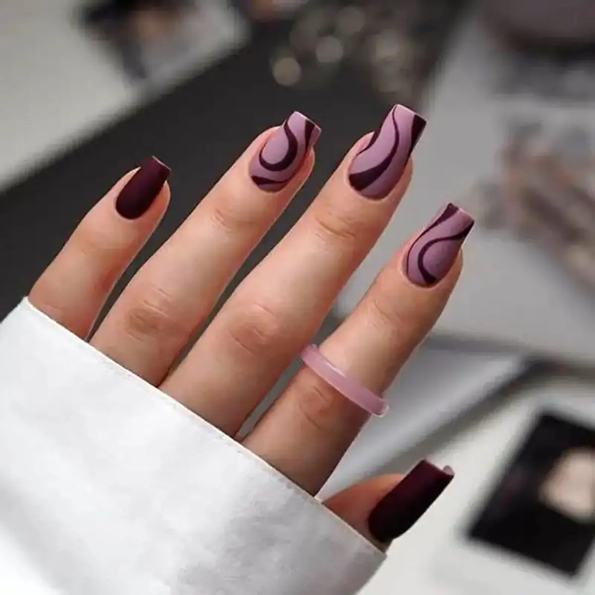 طراحی لاک ناخن مات