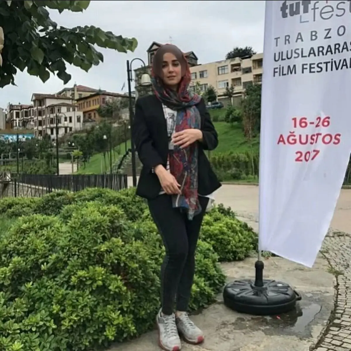 افسانه+پاکرو