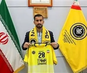 احسان حاج صفی ۲۴ میلیارد برای سپاهان آب خورد!