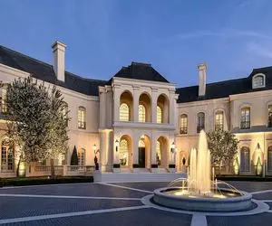 معماری خلاقانه؛ تریلیونر ایرانی خونه سفید مشکی ساخته از تاج محل هند بزرگتره