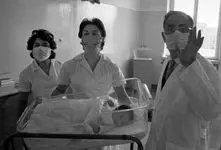 سفر به ایام قدیم؛ میخکوب شدن محمدرضا پهلوی بعد از زایمان فرح خودشیفته