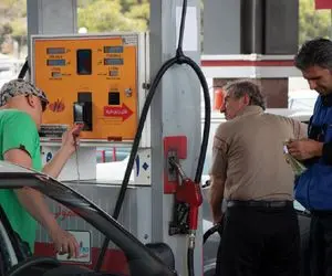 افزایش قیمت بنزین به نفع معیشت مردم است!