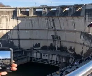 معماری طبیعت؛ فیلمبردار لحظه ریختن دیوار سد رو فیلم گرفت معلوم نی خودش زنده موند یا نه
