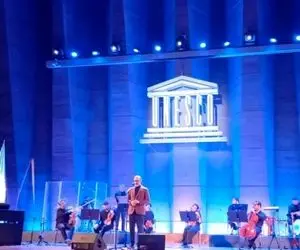 آواز پر طمطراق/ علیرضا قربانی جوی خوند تالار یونسکو پاریس به احتامش ایستاد