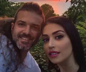 زن استراماچونی  مانع حضور او در استقلال