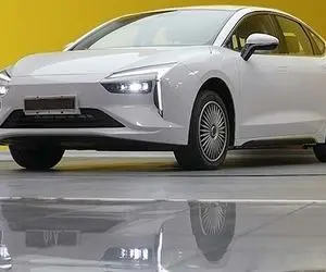 رونمایی از GRE ماشین برقی که ایران خودرو وارد کرده