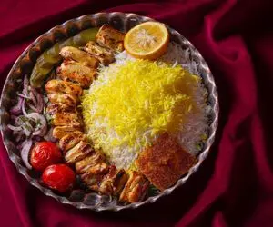 آموزش آشپزی؛ بهترین روش مزه دار کردن مرغ برای کباب