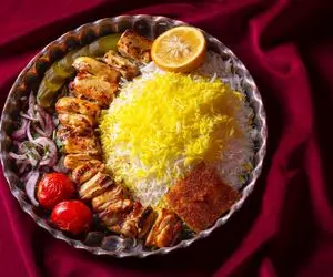 آموزش آشپزی؛ بهترین روش مزه دار کردن مرغ برای کباب