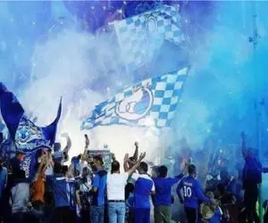 استقلال در محاصره هواداران؛ تجمع پرشور دم هتل شیراز