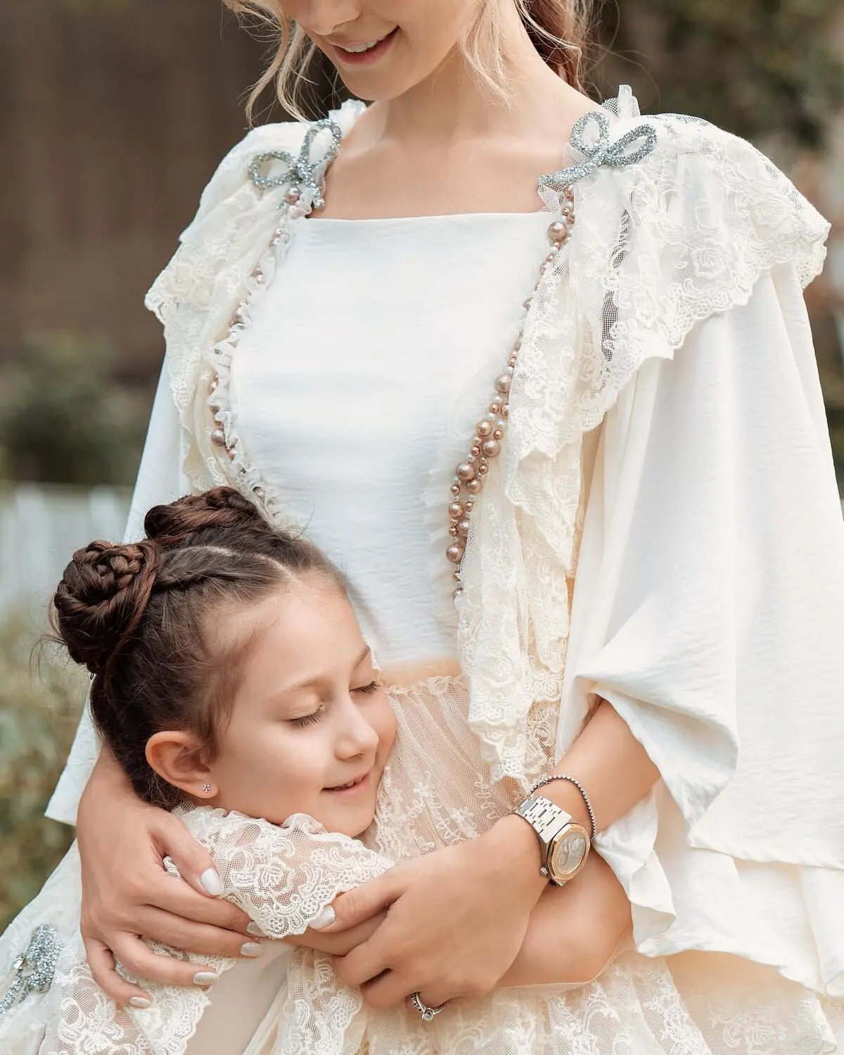estakhrifamily_1628423103_1