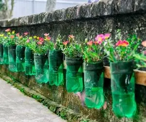 ایده های خلاقانه؛ خوشگلی تراس و حیاط خیلی مهم ازش غافل نباش باغچه روی دیوار یه گزینس