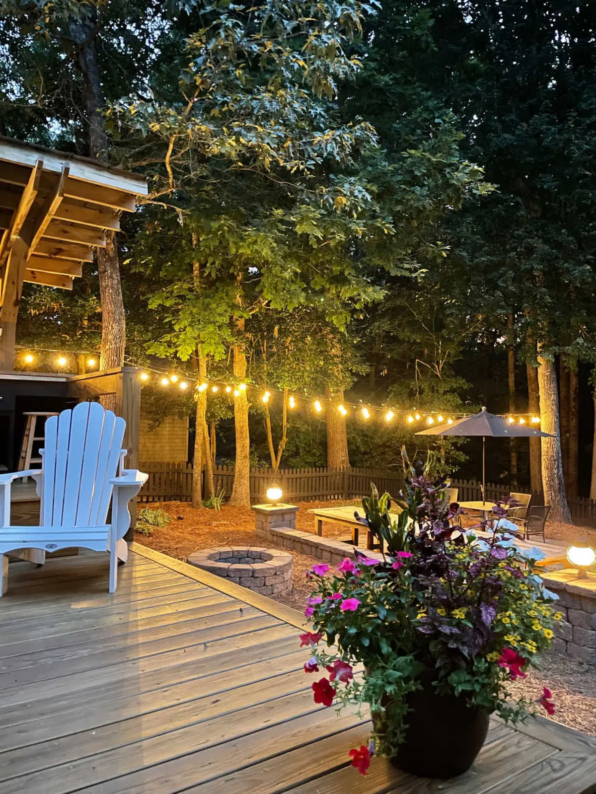 backyard-makeover-with-outdoor-string-lights-