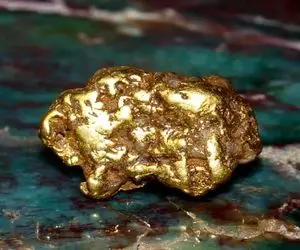 طلا و نقره می تازند