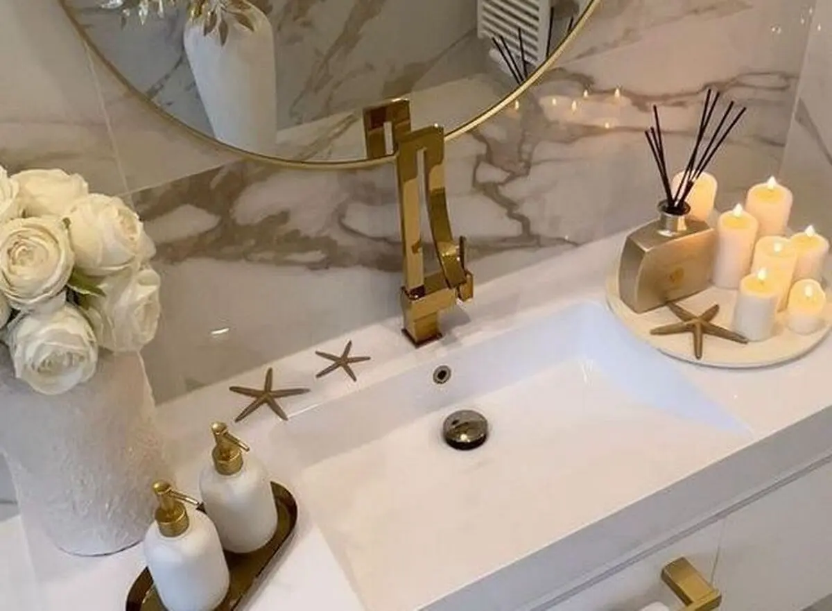 golden-toilet-accessory-model-17-1-640x470