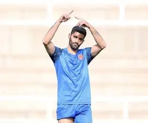 محمد انصاری مدافع پیشین پرسپولیس همان هفته اول رباط پاره کرد!